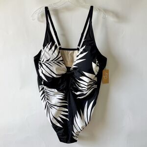 Kona Sol Black & White Keyhole Palm Leaf Swimsuit Womens Plus Size 26W NEW w/tag